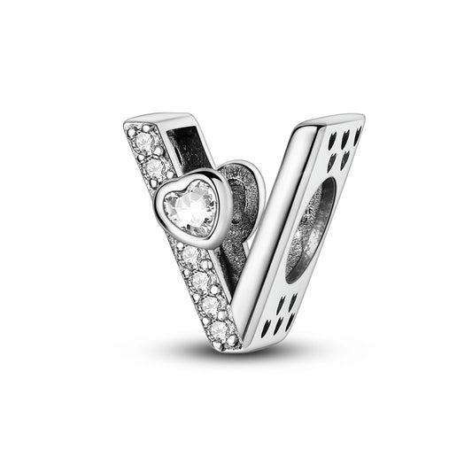 V Harfi Kalpli Charm